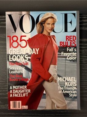 Vogue August 1999: Cover - Carolyn Murphy